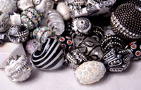 20 pieces Jesse James Beads Black & White, Indonesian, Hand Beaded JJB503